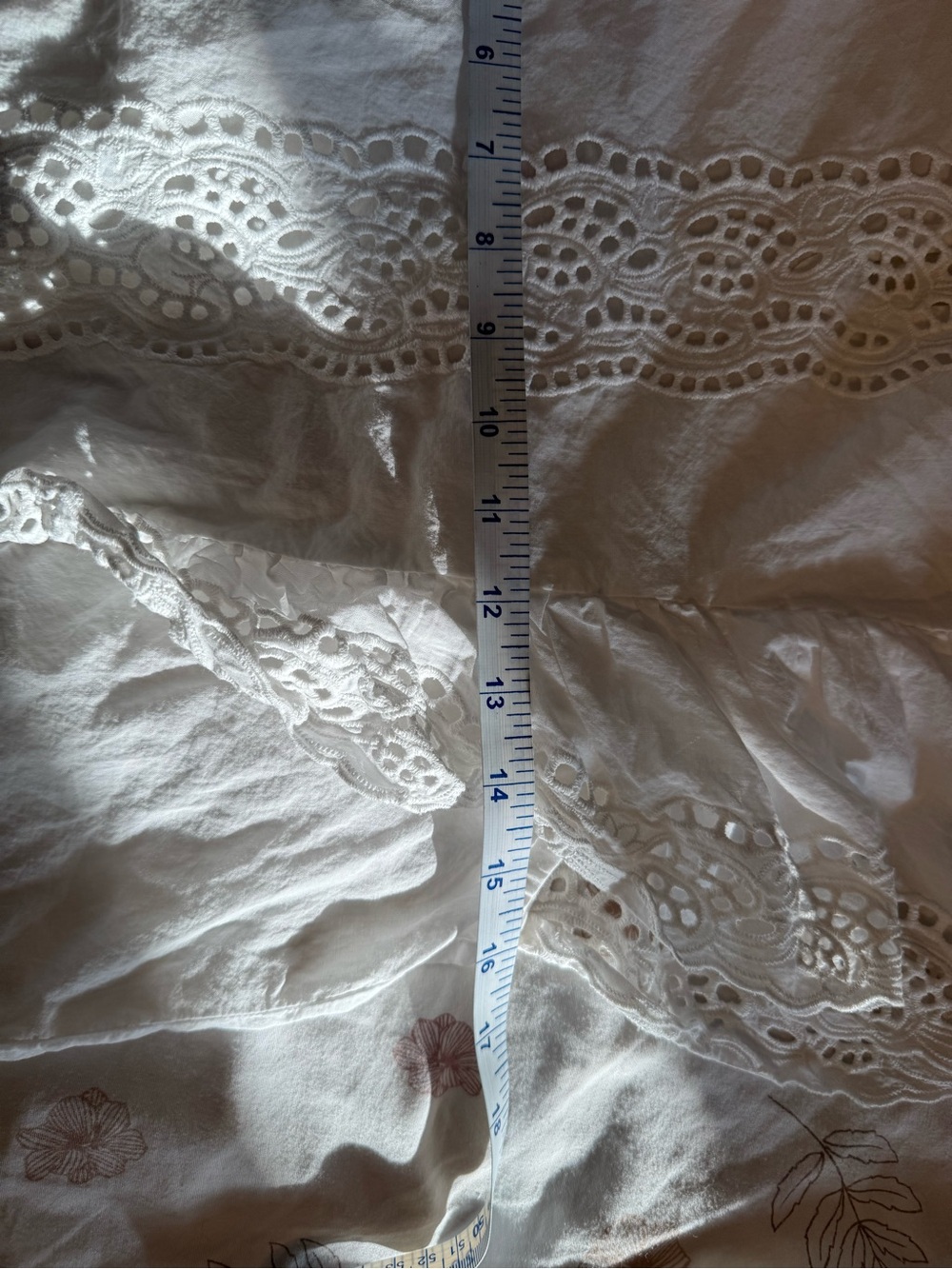 H&M White Eyelet Lace Flutter Sleeve Top Size XS - Picture 11 of 16